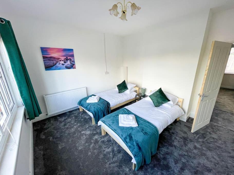 شقة Perfect For Contractors & Families! 7 Beds Free Parking برمنغهام المظهر الخارجي الصورة