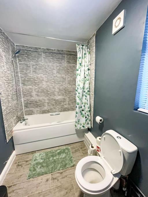 شقة Perfect For Contractors & Families! 7 Beds Free Parking برمنغهام المظهر الخارجي الصورة
